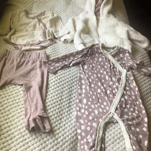 Jessica Simpson 3/6m baby bundle; cotton onesie w/matching footed leggings, bamb